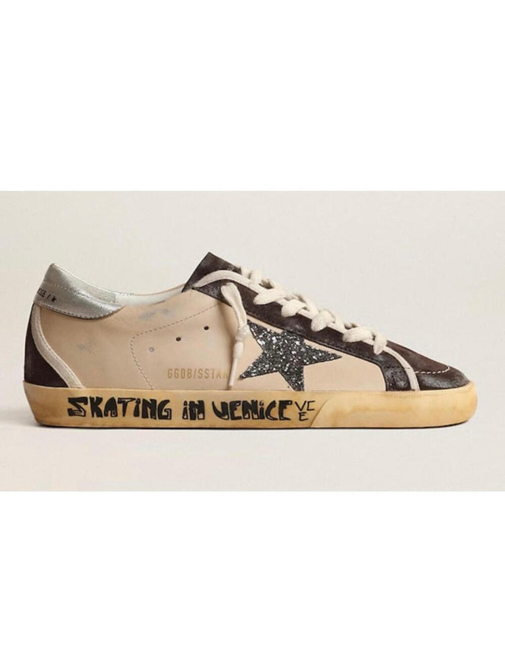 Golden Goose Super Star Sneakers(PLEASE REQUEST YOUR SIZE BEFORE PURCHASING)
